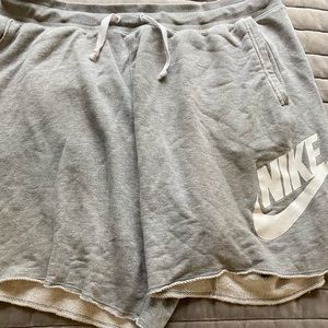 Nike Sportswear Club Shorts